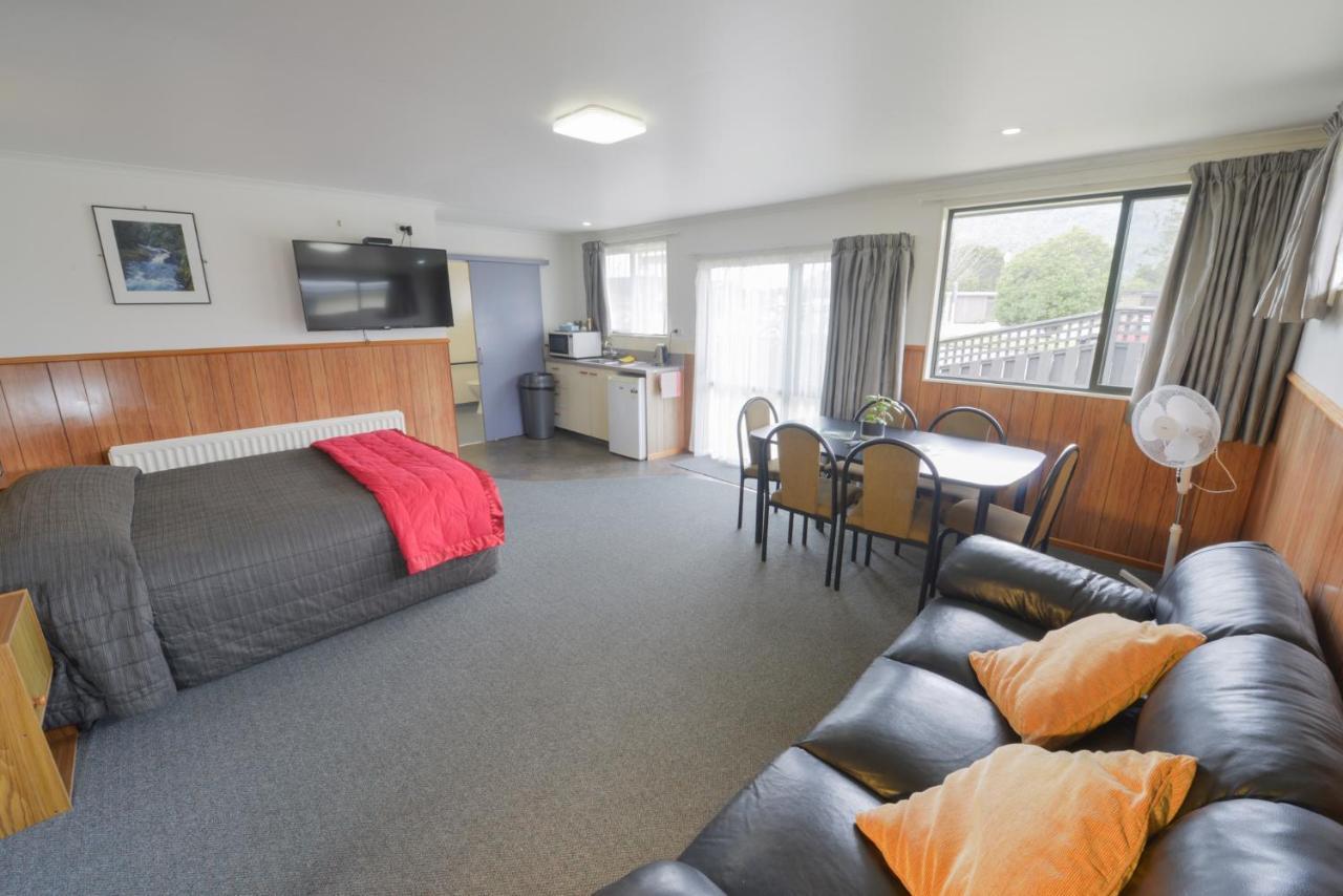 Wilderness Motel Accommodation Haast Bagian luar foto